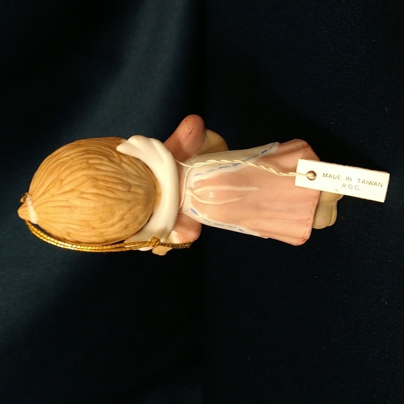 Vintage 1984 Betsy Clark Angel Ornament - Picture 2 of 3